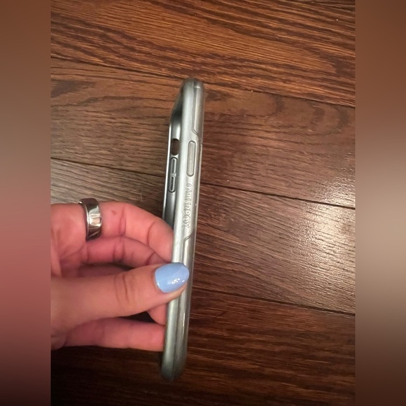 Disney world D-Tech Cinderella castle IPhone Otterbox case - Picture 5 of 7